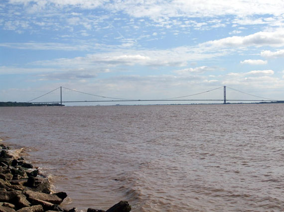 Picture of the river Humber and Humber Bridge