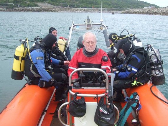 Divers ready to splash on the Dredger, Portland